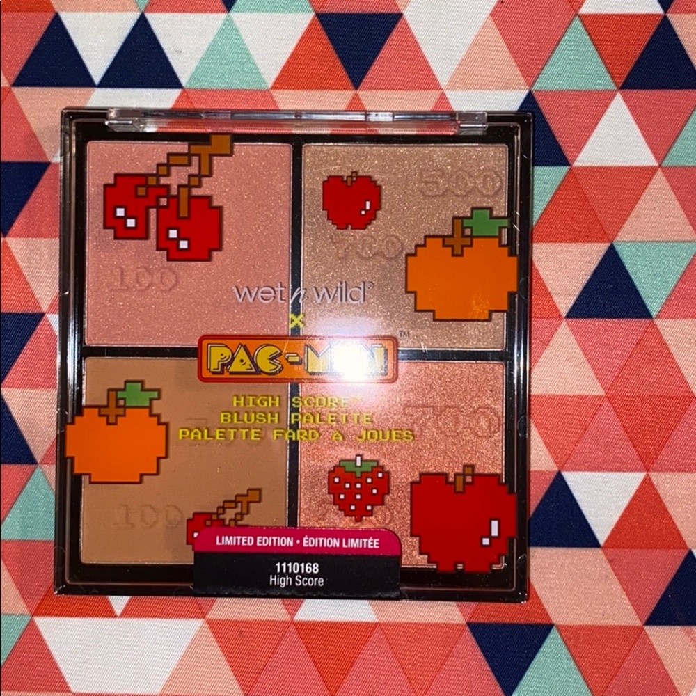 💜5/$25 Wet n wild x Pac-Man blush palette